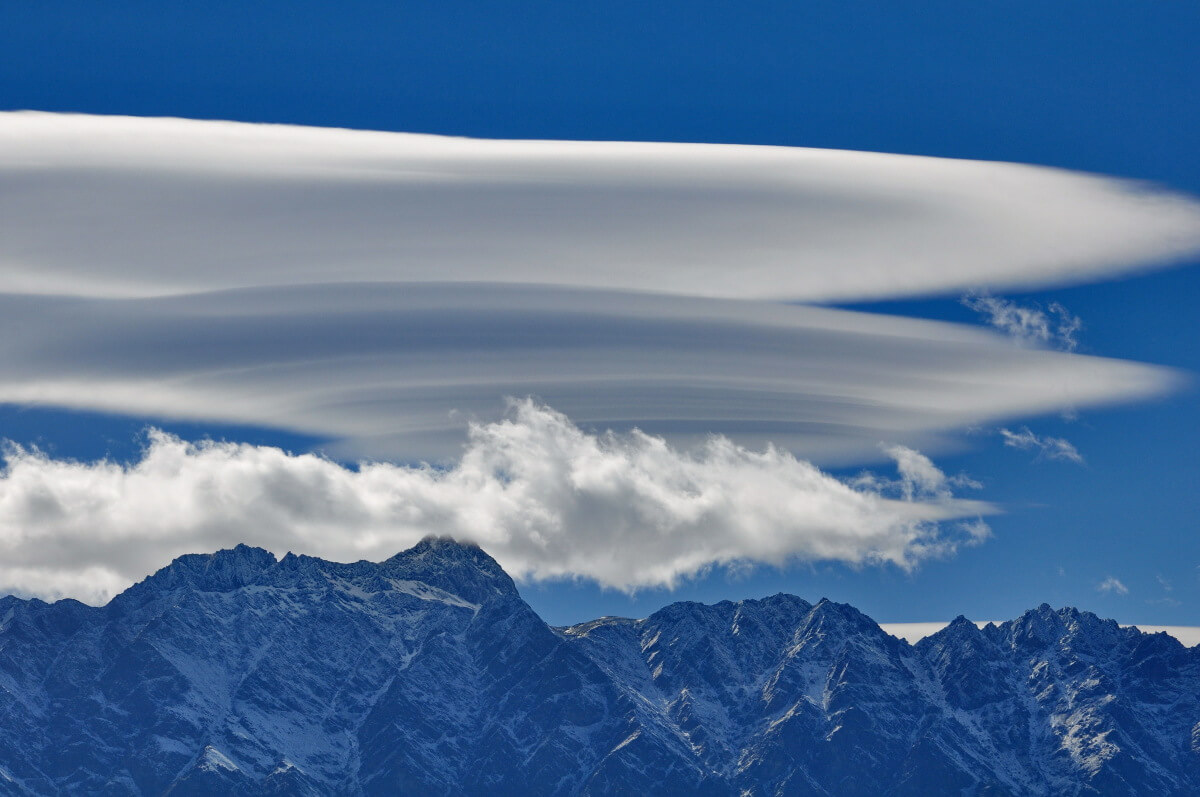 Föhnwolken über den Bergen ©Bob Hilscher