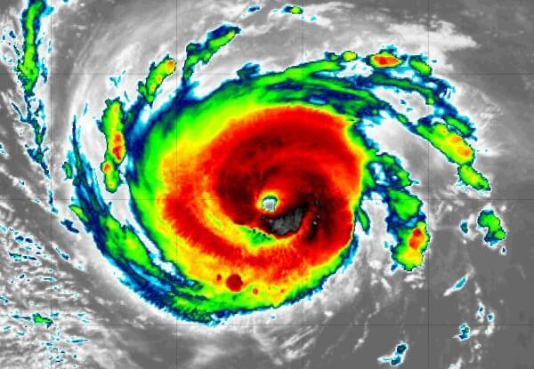 Florence bereits Hurrikan der Kategorie 4