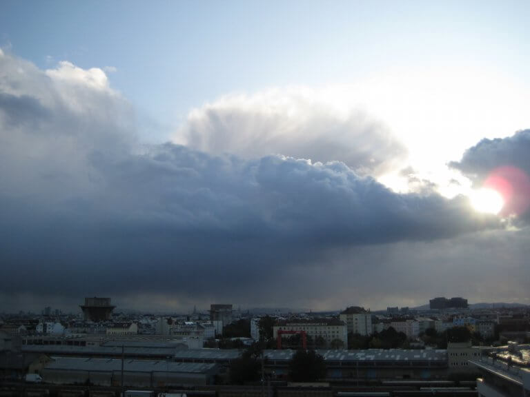Am Montag zu Beginn windiges Schauerwetter, später freundlich