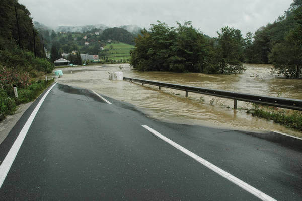 https://premier.shutterstock.com/image/detail-68503612/flooded-road-in-slovenia