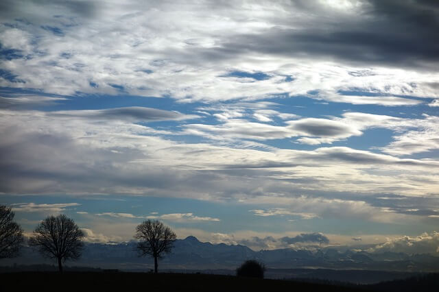 Typische Wolkenformationen bei Föhn.