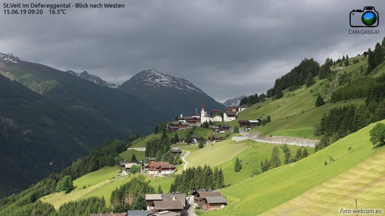 Am Sonntag teils sommerlich mit Schauern und Gewittern
