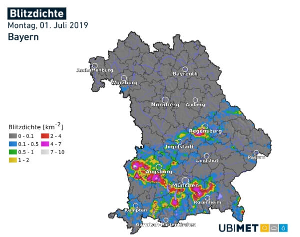 Blitzdichte am Montag in Bayern. © UBIMET / nowcast