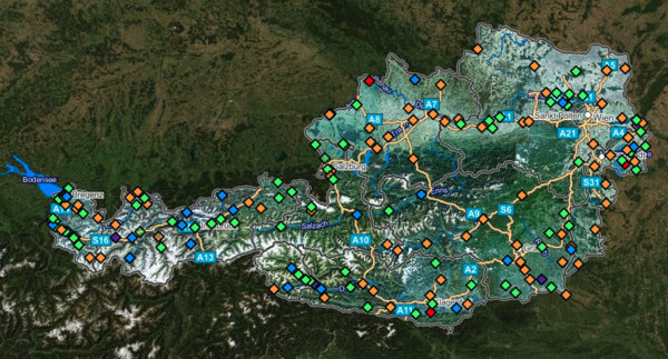 Messstellen für den Grundwasserspiegel in Österreich @ https://ehyd.gv.at (orange = unter dem Durchschnitt, blau = darüber)