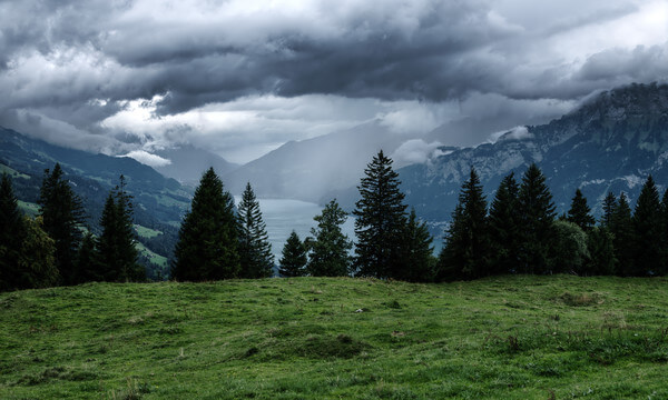 Am Donnerstag nach Sonne gegen Abend Gewitter