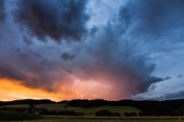 Blitzreport Juli: Kein Blitz im Saarland, viele Gewitter in Bayern