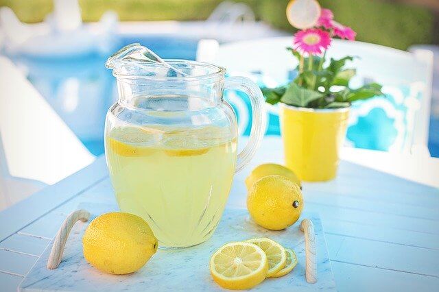 Frische Limonade gegen Hitze - pixabay.com / JillWellington