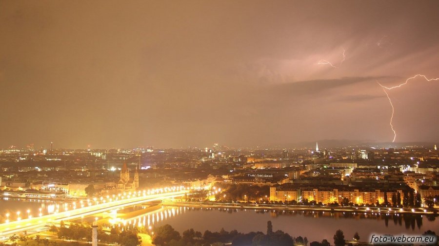 Gewitter brachten 76.601 Blitze im September in Österreich