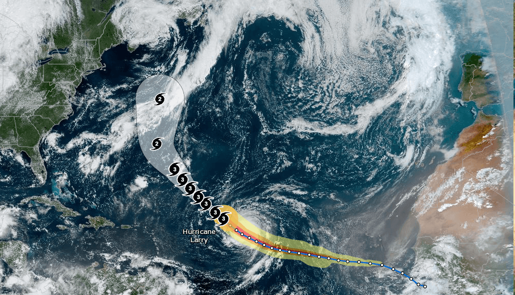 Neuer Hurrikan Larry wütet über dem Atlantik