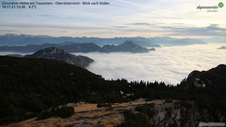 Am Dienstag durch Nebel und Hochnebel trüb, dazu leichter Regen