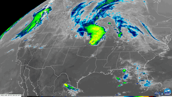 Satellitenanimation der letzten Stunden über den USA mit dem Gewitterkomplex zwischen Kansas und Oklahoma (gelbliche/rötliche Töne = hochreichende Gewitterwolken) - CIRA/RAMMB