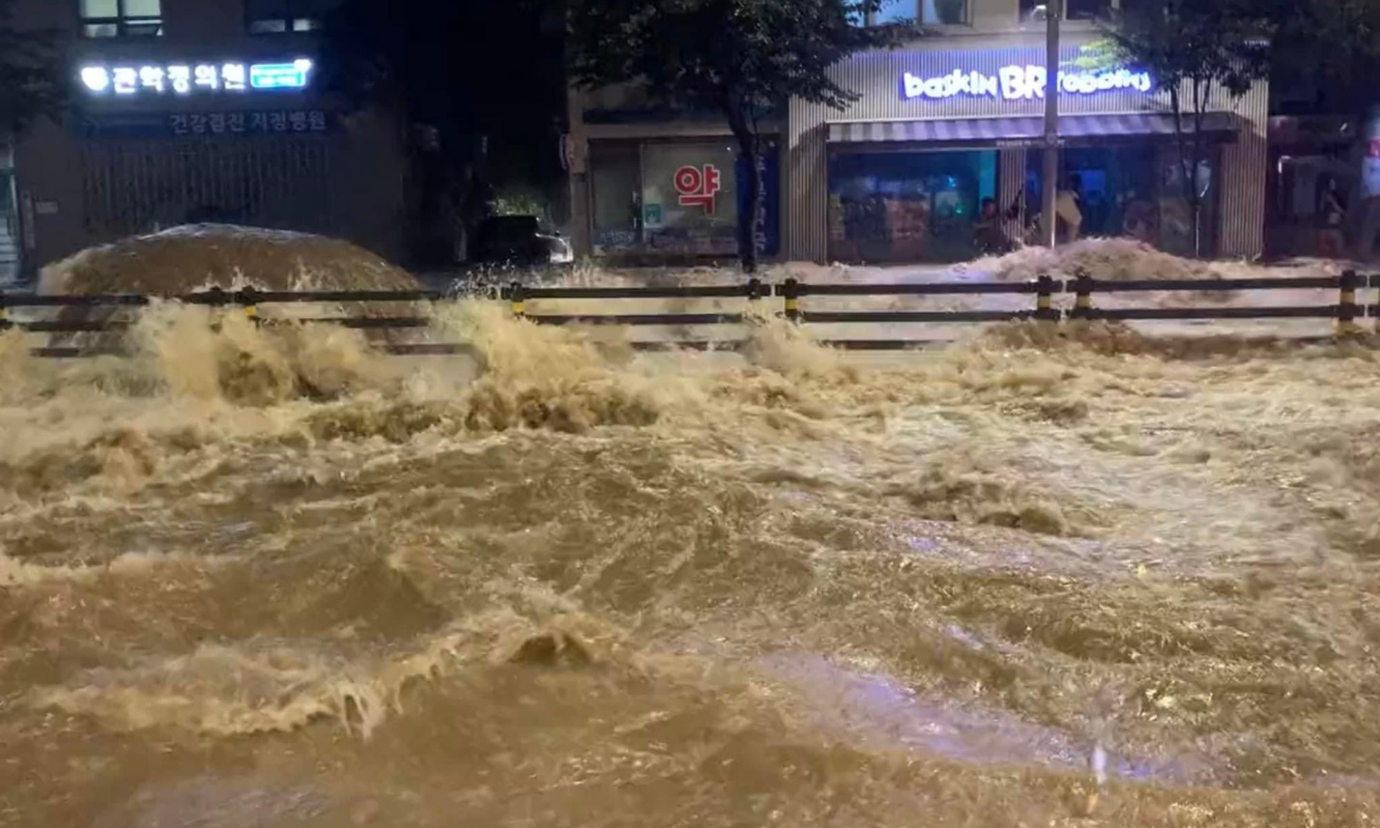 Überschwemmungen in Seoul am 08.08.2022 - Twitter / @openupn