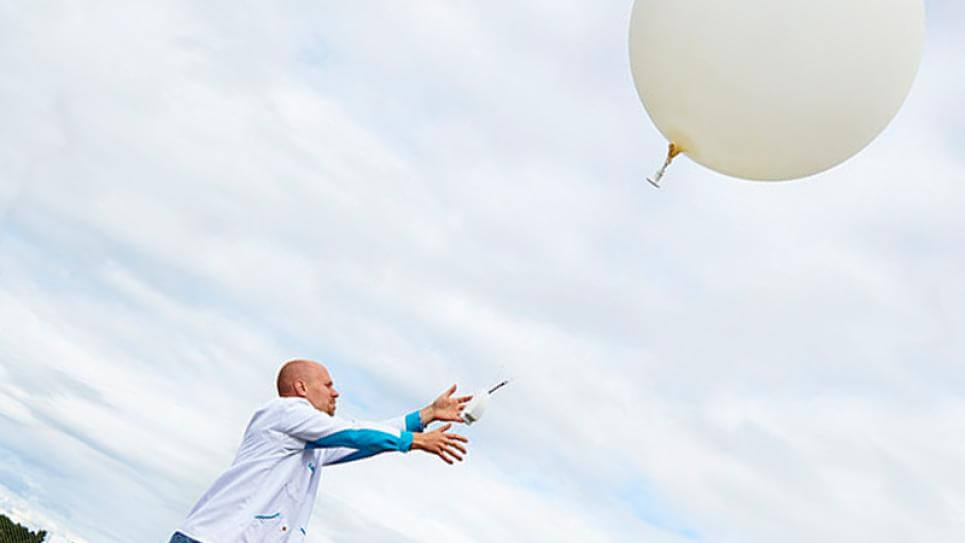 Wetterballone in der Atmosphäre: völlig normal