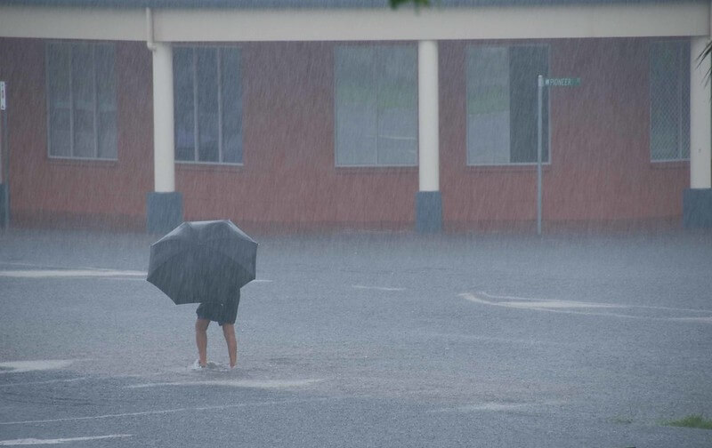Sintflutartiger Regen in Cairns, Queensland, Australien - visualhunt.com