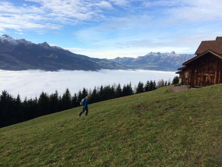 Am Donnerstag zunächst wechselhaft, später sonniger