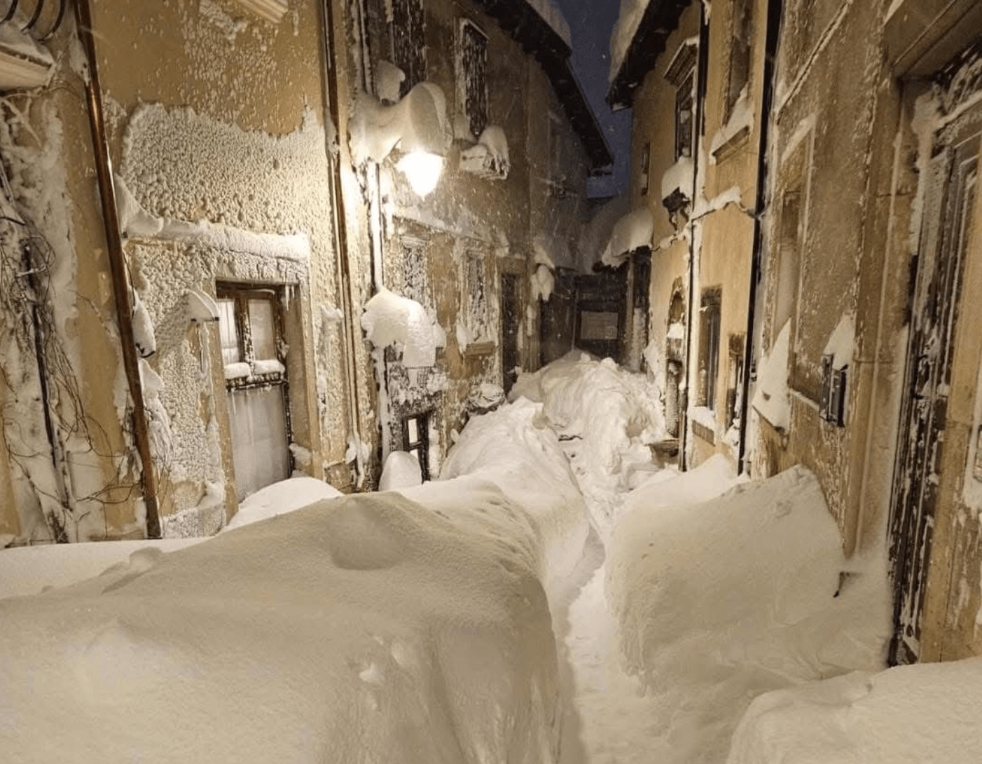 Schnee in Campo di Giove, Italien