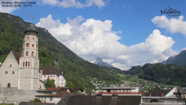 Am Sonntag auch im Osten mehr Wolken, im Bergland Schauer