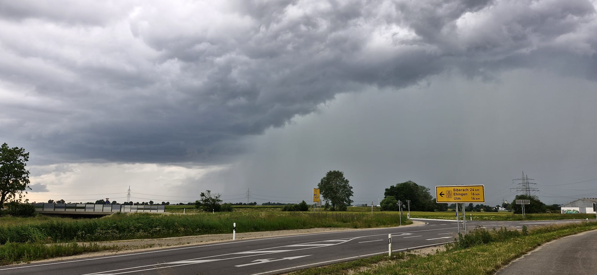 Gewitter im Großraum Ulm am 15.06.2025 - @unwetterfreaks