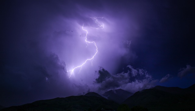 Am Montag verbreitet Schauer und Gewitter