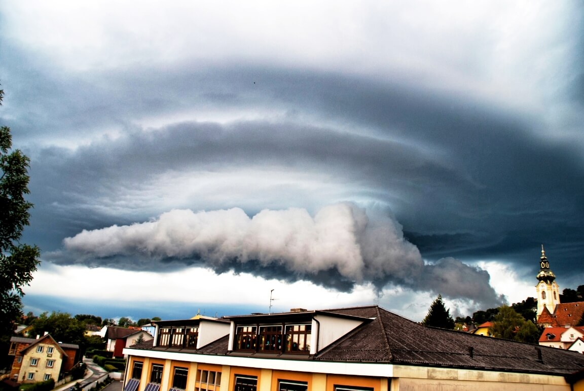 Rotierendes Gewitter (Superzelle) über Hartberg © Christoph Matella / uwz.at