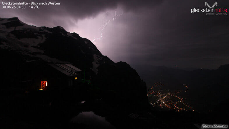 Am Samstag Schauer und Gewitter