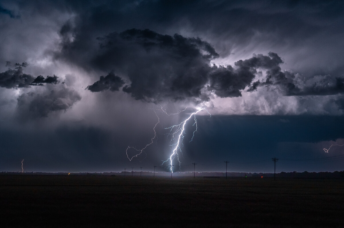 Ein Blitzeinschlag bei einem Gewitter. © Unwetterfreaks