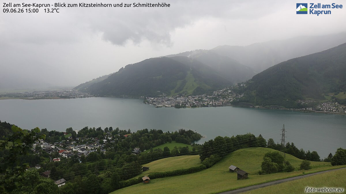 Tief hängende Regenwolken über dem Zeller See ©foto-webcam.eu