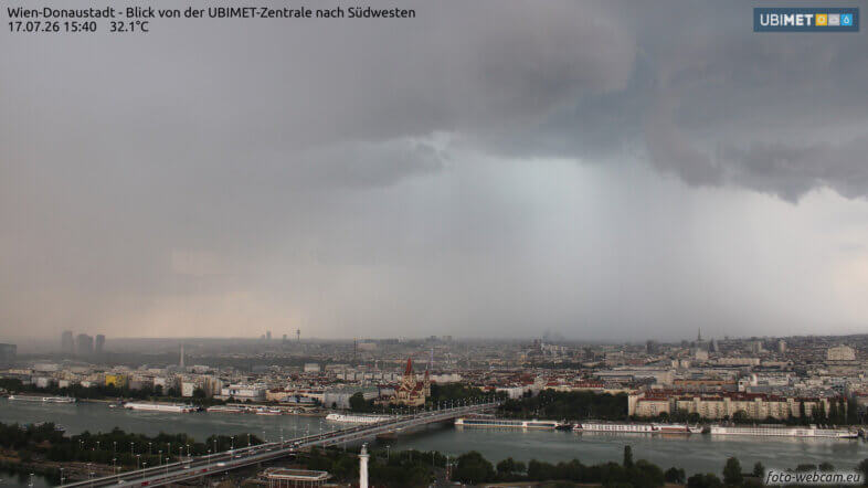 Am Samstag weiterhin teils kräftige Schauer und lokale Gewitter