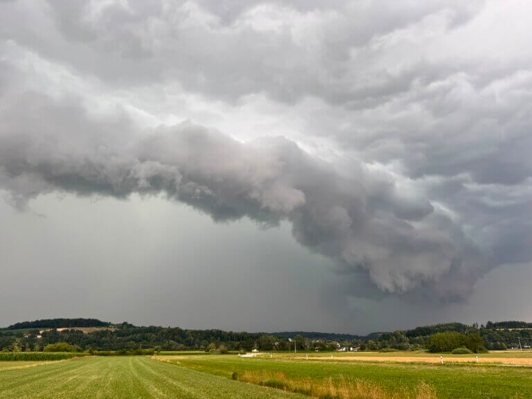 Am Dienstag zunächst Schauer, später Sonne