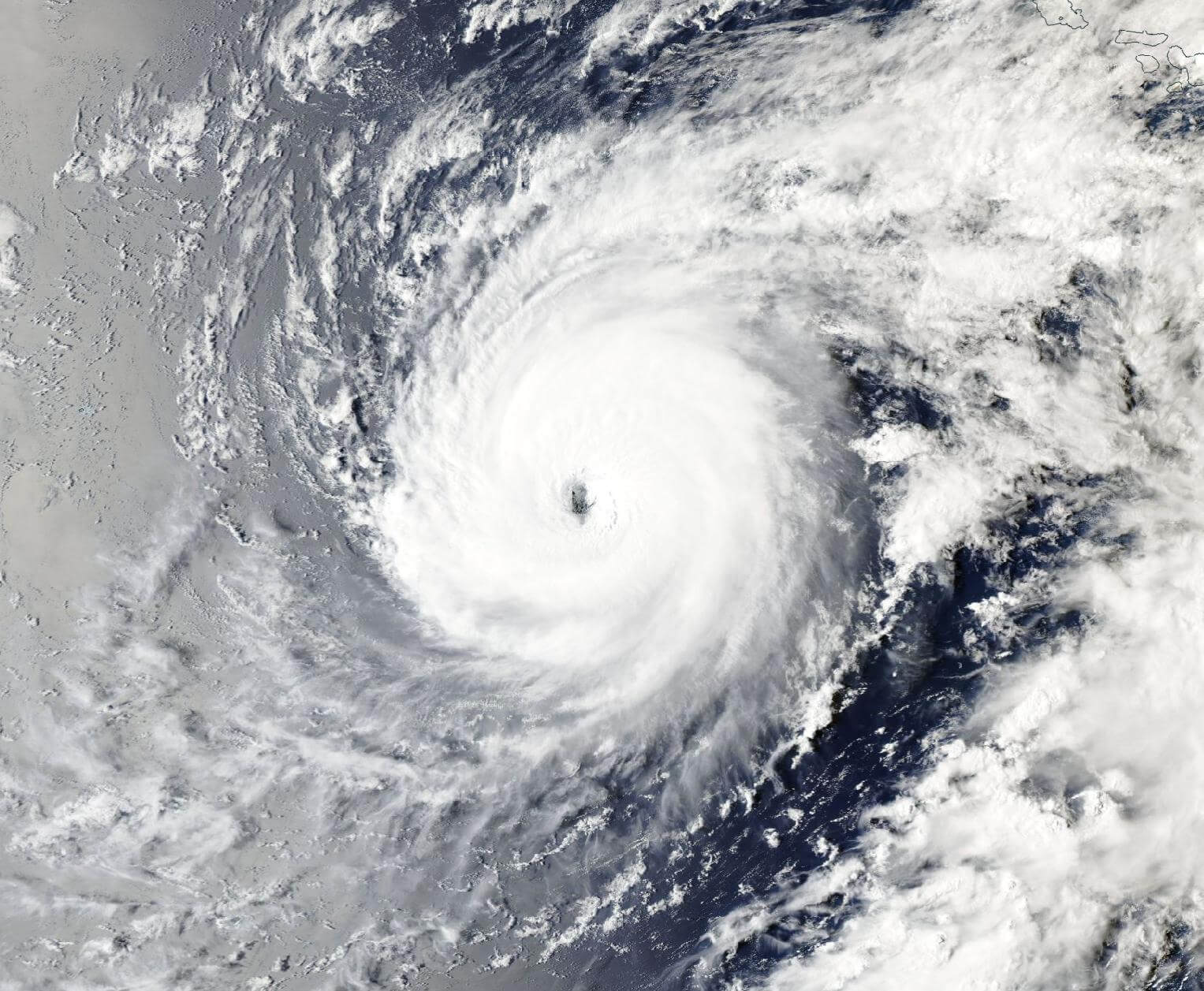 Hurricane Lowell am 7.9.2026 © https://worldview.earthdata.nasa.gov/?v=182.78299780066465,7.087676197286164,212.21782725647284,24.15067889744999&l=Reference_Labels_15m(hidden),Reference_Features_15m(hidden),Coastlines_15m,OCI_PACE_True_Color(hidden),VIIRS_NOAA21_CorrectedReflectance_TrueColor(hidden),VIIRS_NOAA20_CorrectedReflectance_TrueColor(hidden),VIIRS_SNPP_CorrectedReflectance_TrueColor(hidden),MODIS_Aqua_CorrectedReflectance_TrueColor,MODIS_Terra_CorrectedReflectance_TrueColor(hidden)&lg=true&t=2026-09-07-T11%3A09%3A39Z